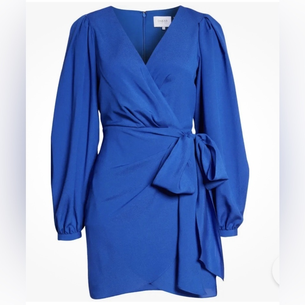 ONE33 SOCIAL Wrap Front Long Sleeve
Body-Con Minidress Size 4 NWT